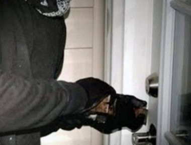 «Χρυσές» δουλειές για διαρρήκτες σε χωριό της Ναυπάκτου